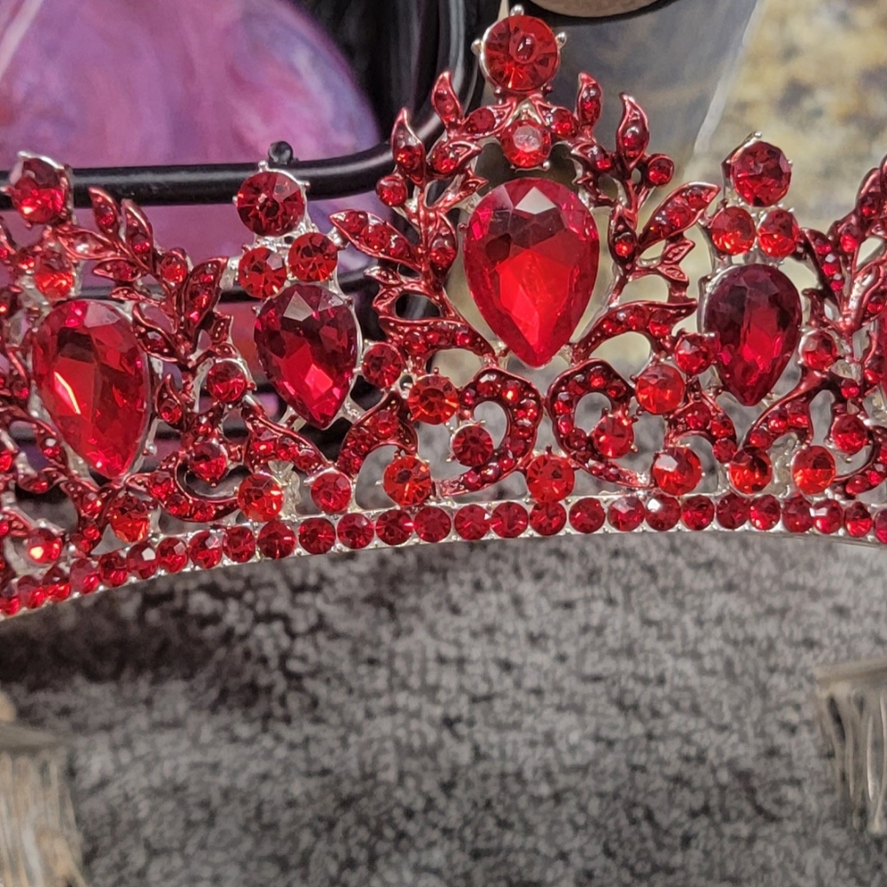 Quinceneria crown